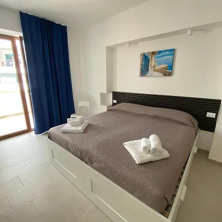 Manfredi Sea Room-2